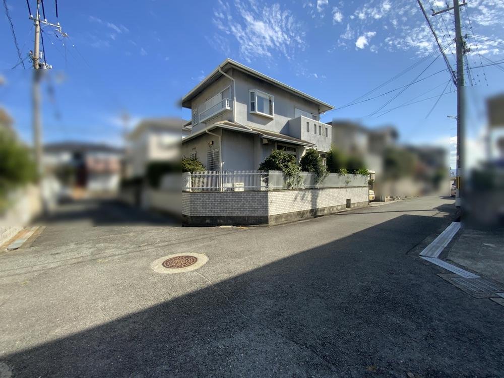 前面道路含む外観