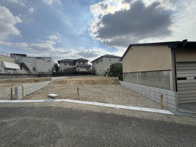 前面道路含む外観