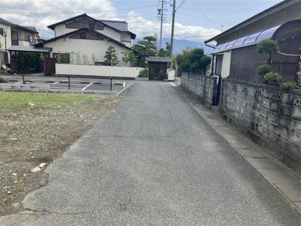 前面道路含む外観