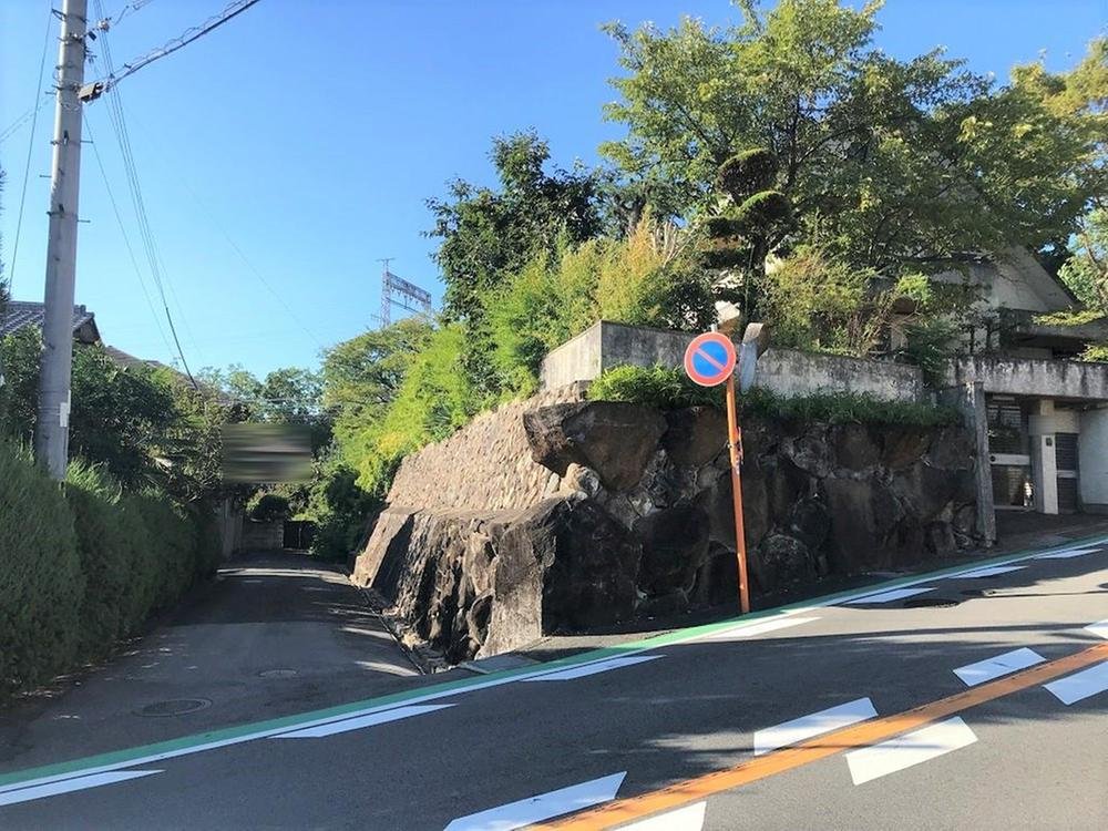 前面道路含む外観