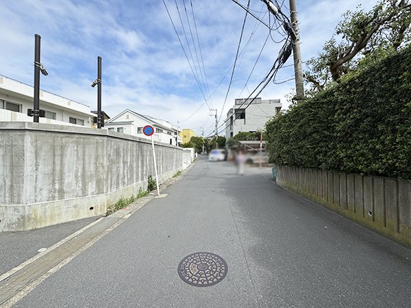 前面道路含む外観