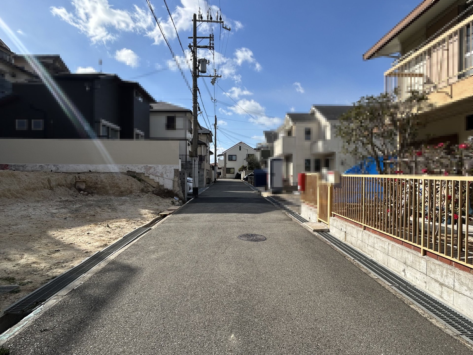 前面道路含む外観