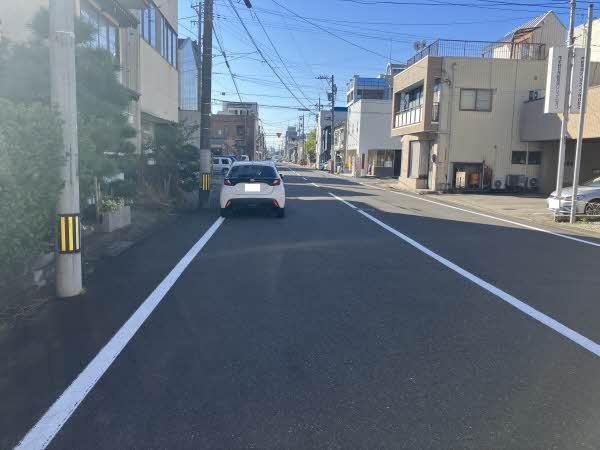 前面道路含む外観