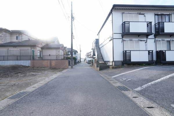 前面道路含む外観