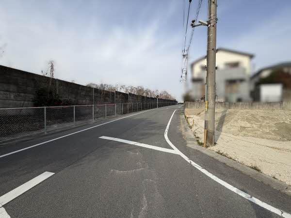 前面道路含む外観