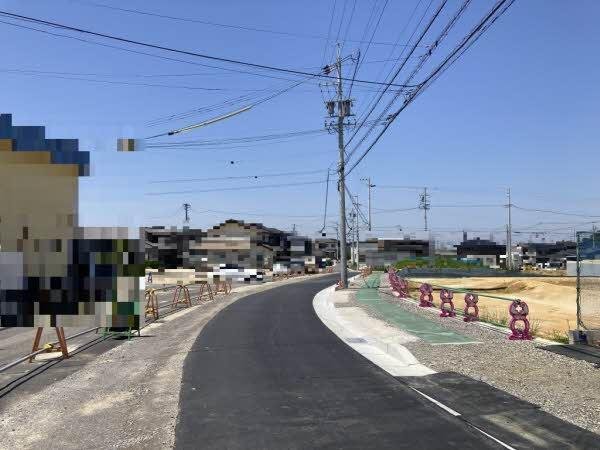 前面道路含む外観