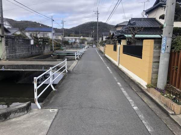 前面道路含む外観