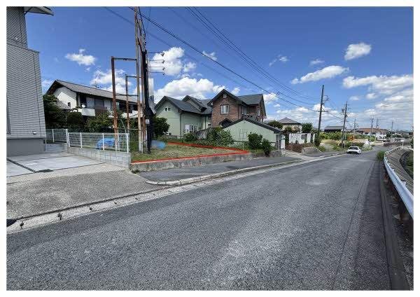 前面道路含む外観