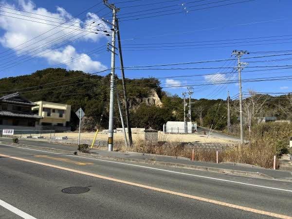 前面道路含む外観