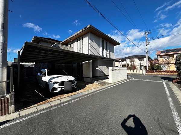 前面道路含む外観
