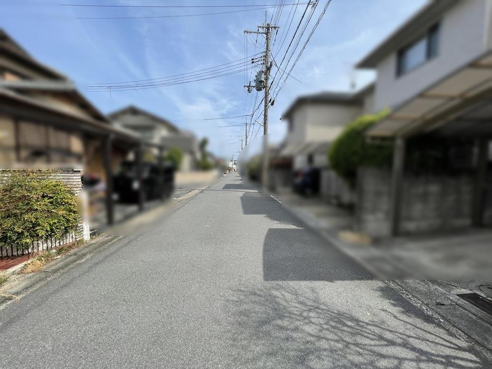 前面道路含む外観