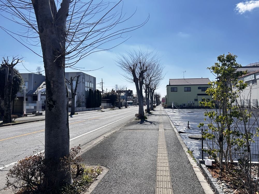 前面道路含む外観