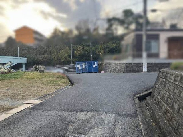 前面道路含む外観