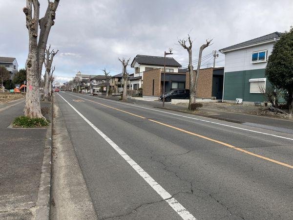 前面道路含む外観