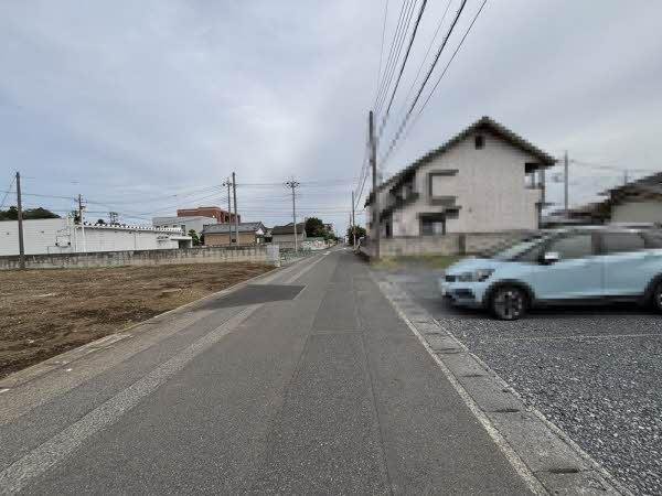 前面道路含む外観