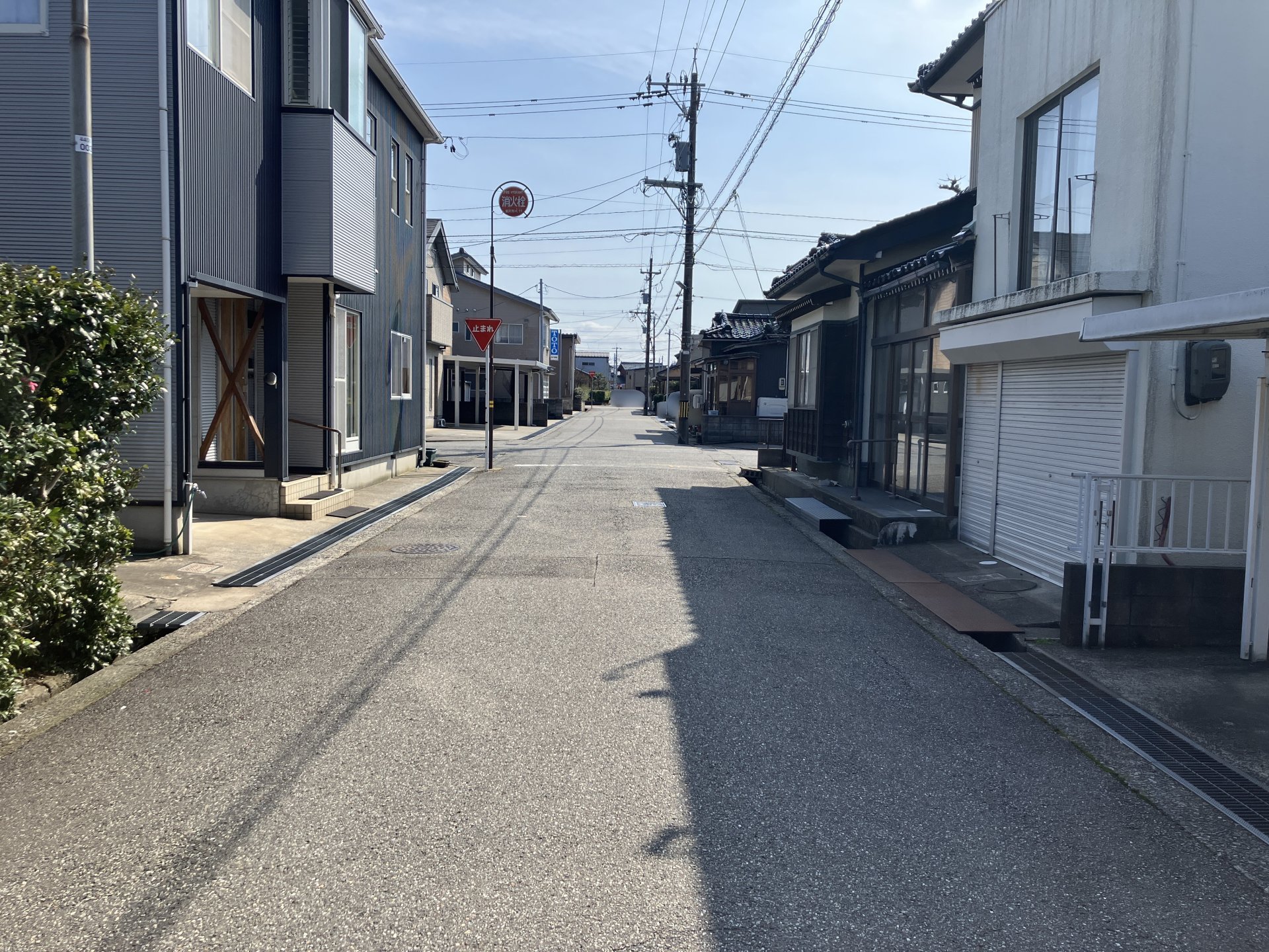 前面道路含む外観