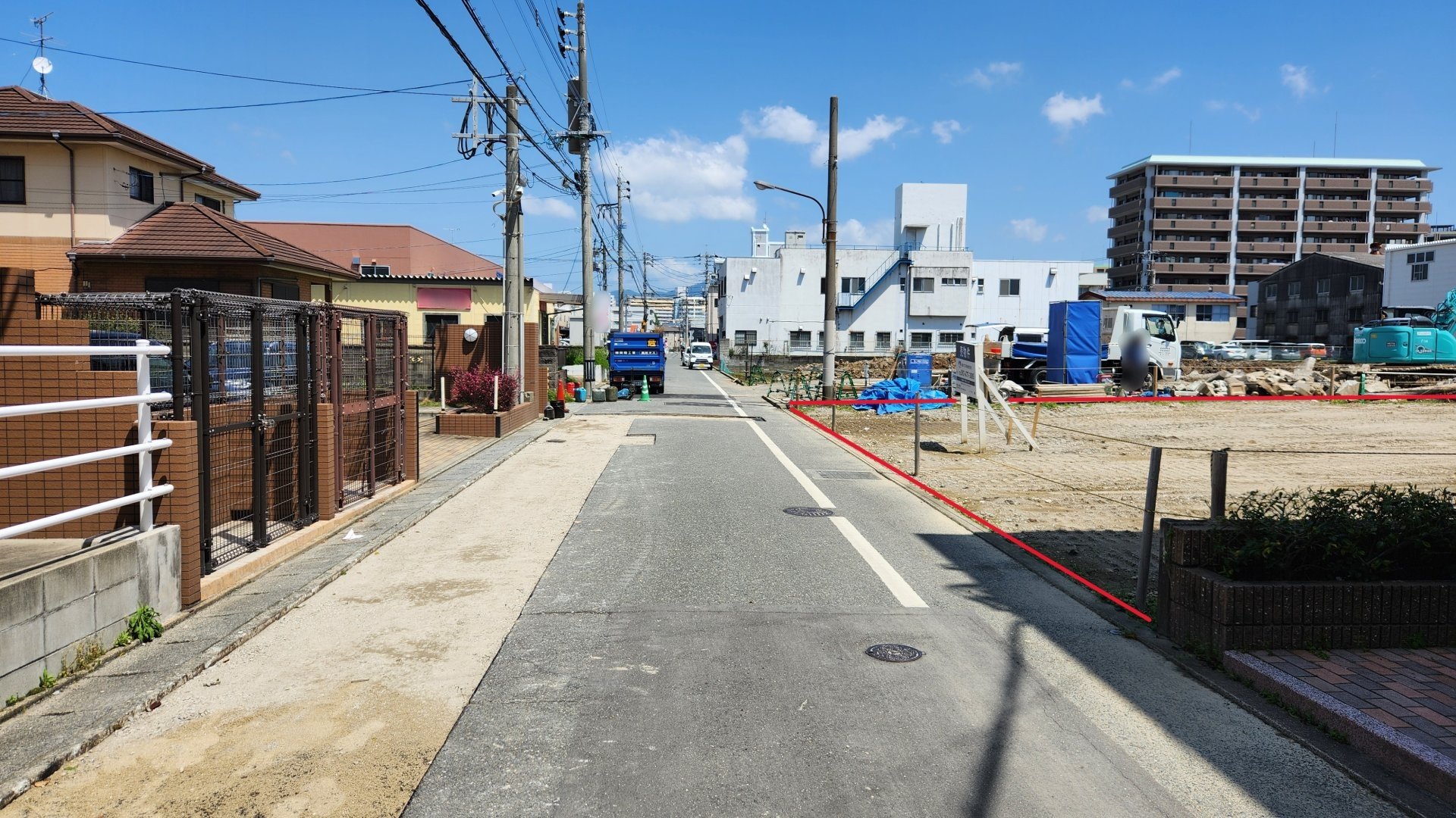 前面道路含む外観