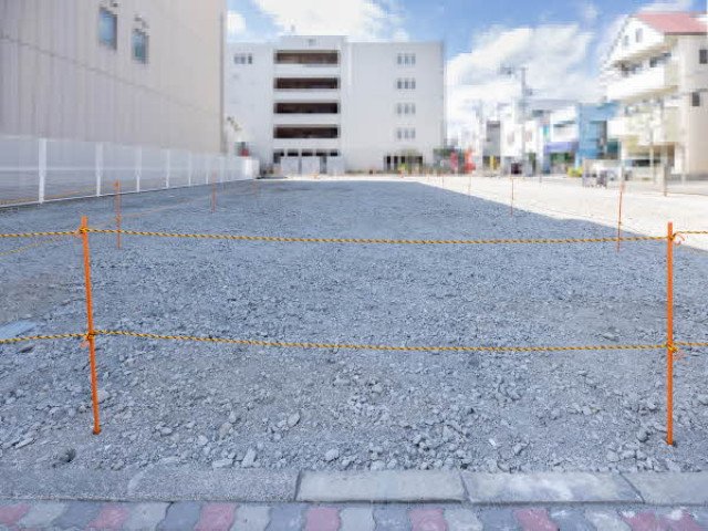 前面道路含む外観