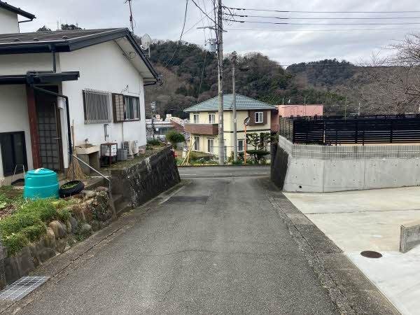 前面道路含む外観