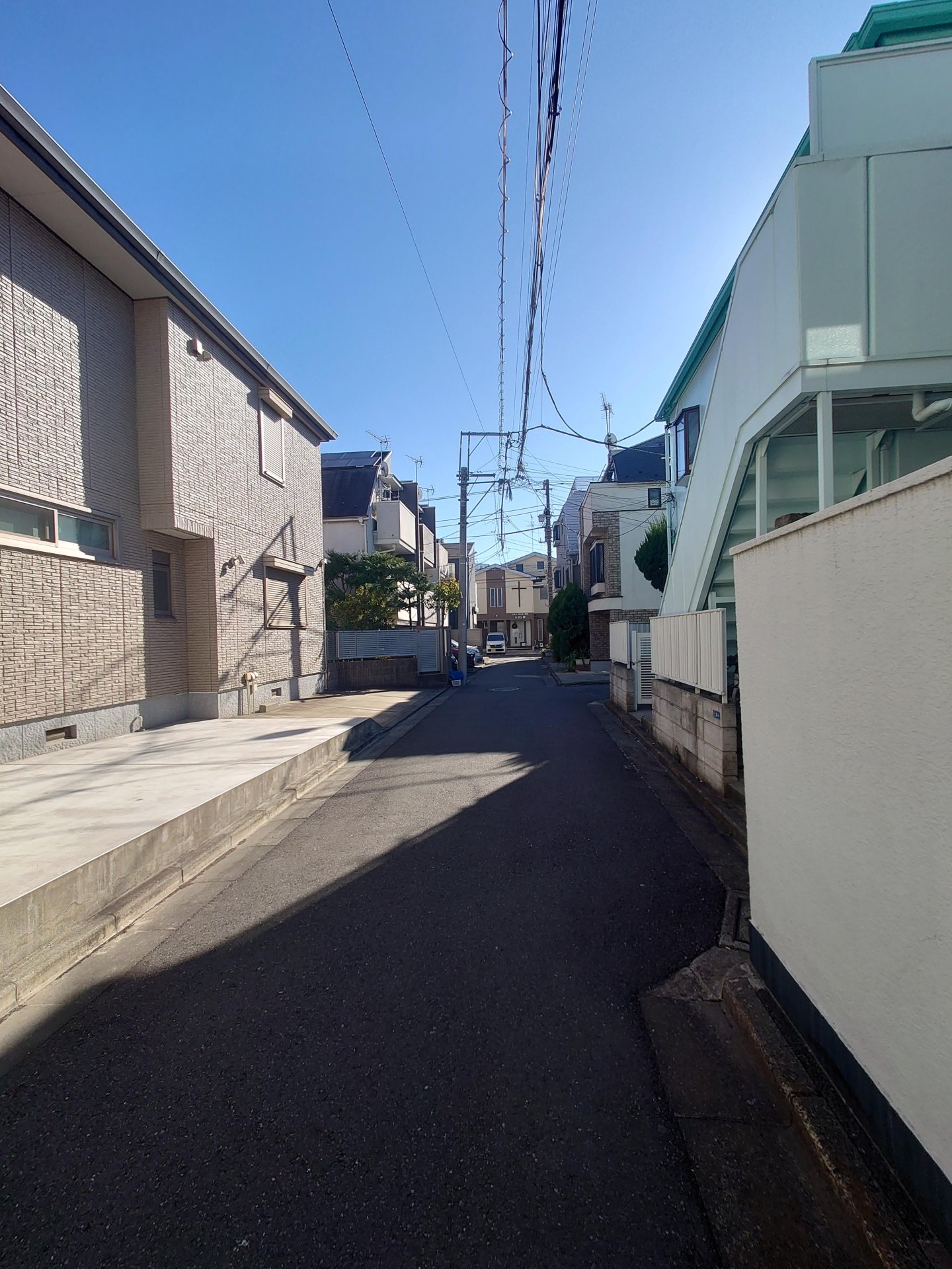 前面道路含む外観