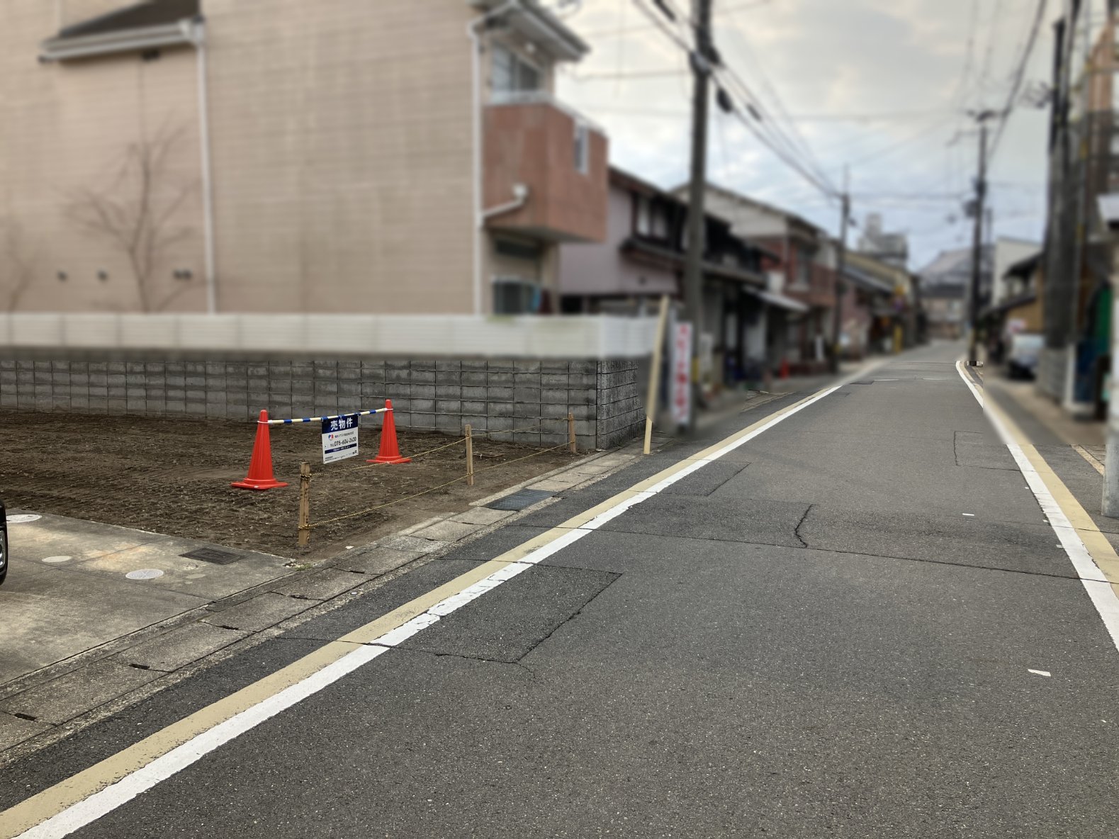 前面道路含む外観