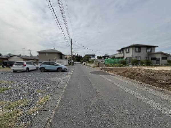 前面道路含む外観