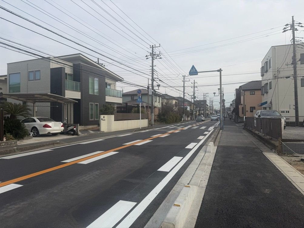 前面道路含む外観