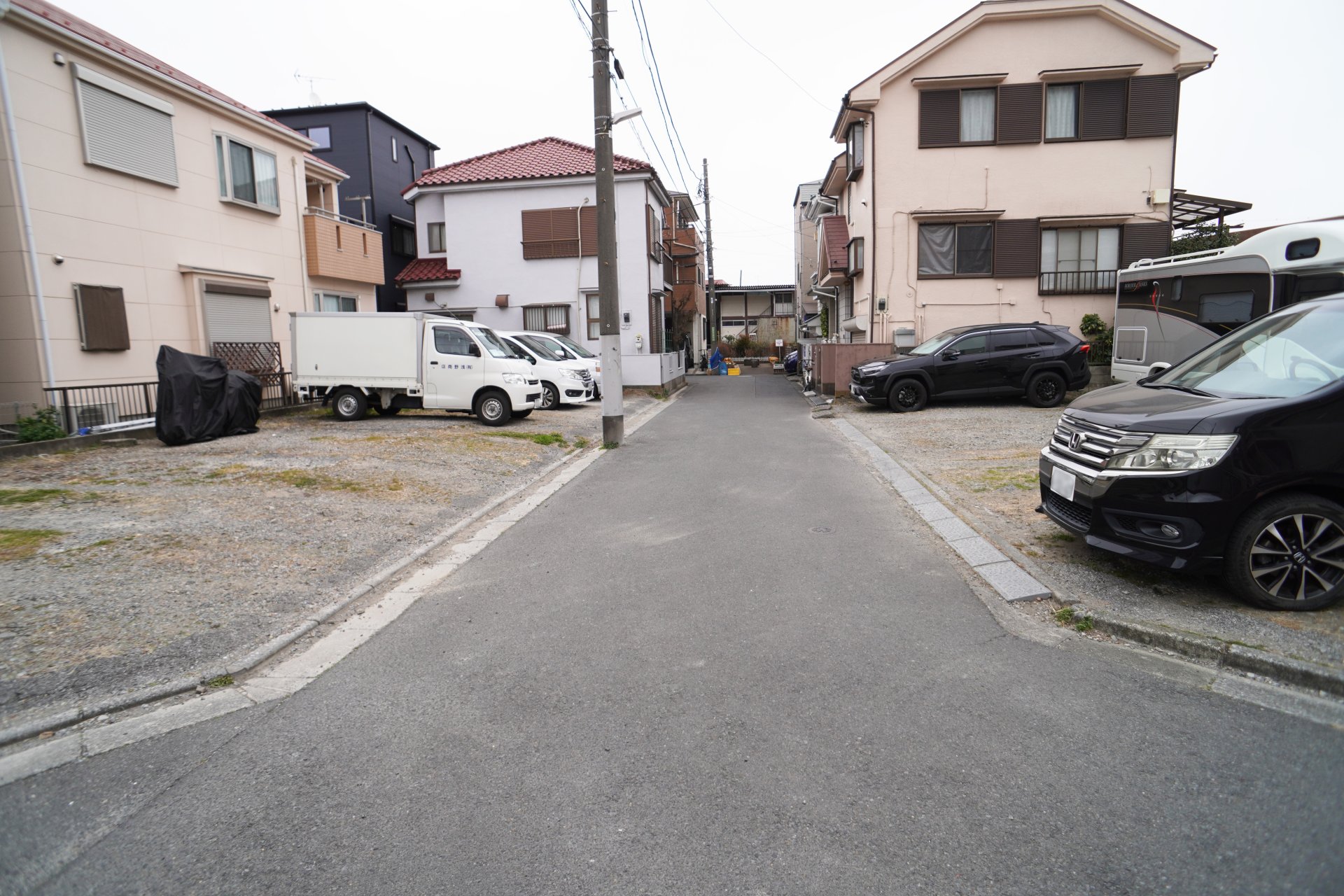 前面道路含む外観