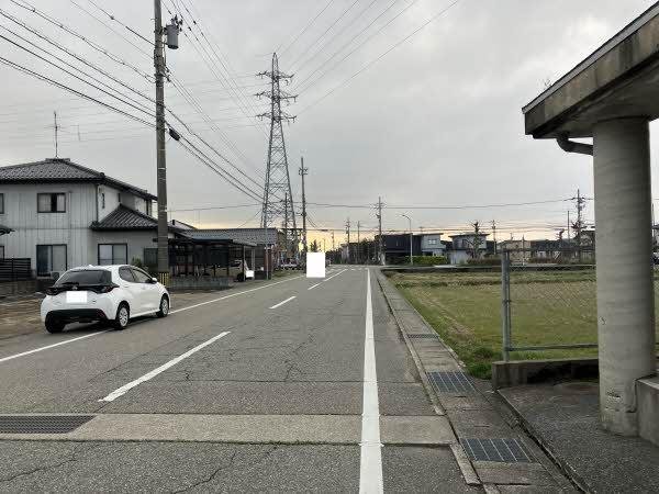 前面道路含む外観