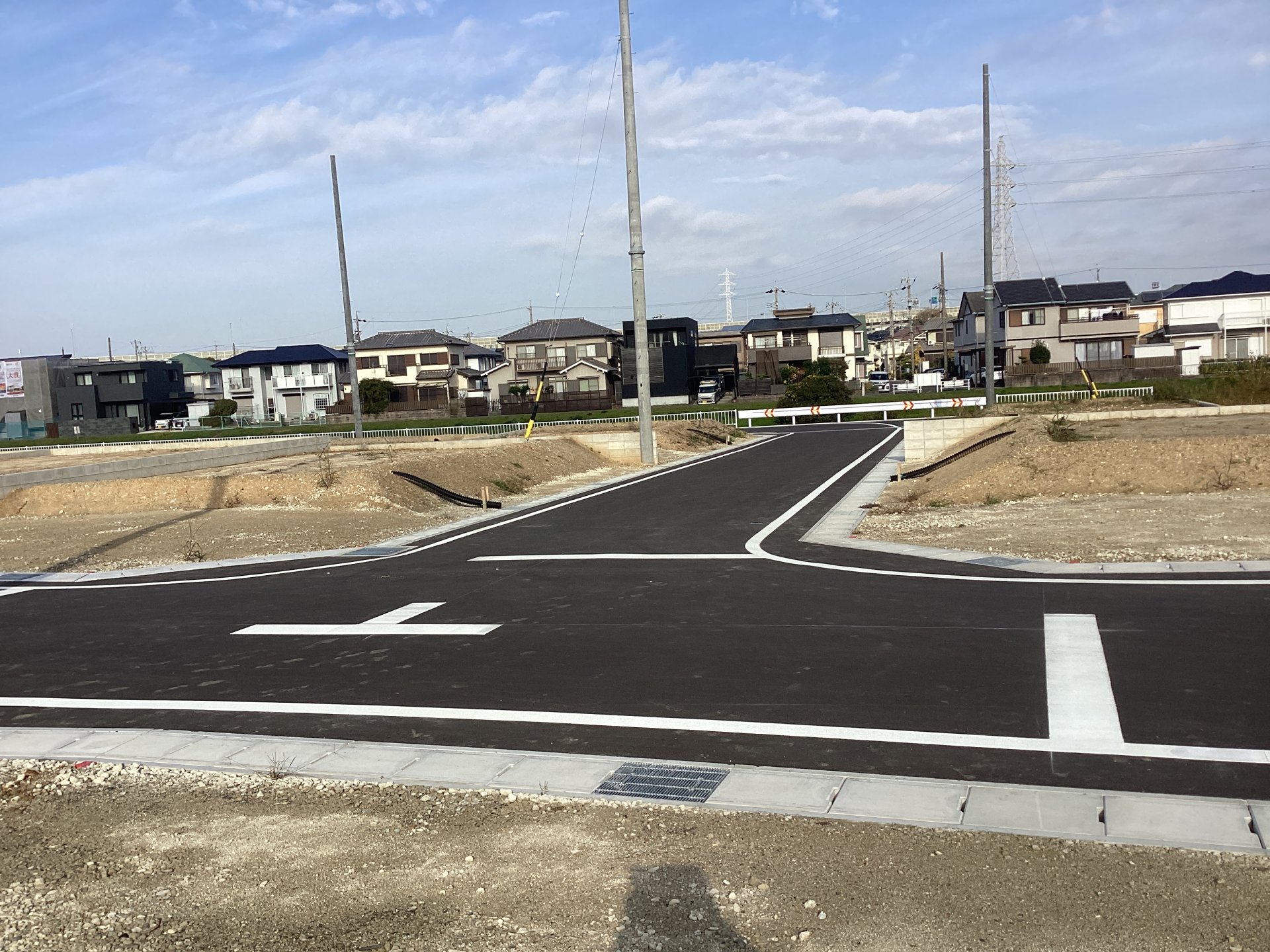 前面道路含む外観