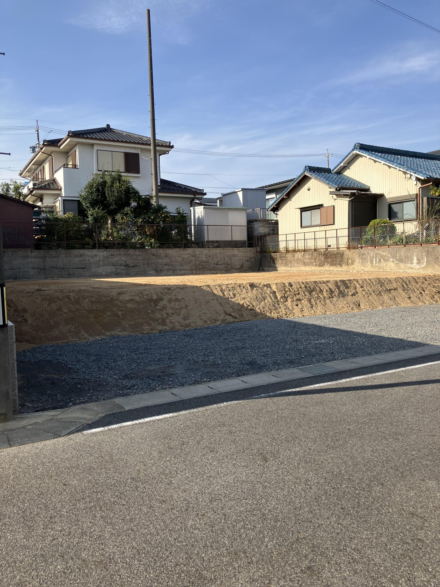 前面道路含む外観