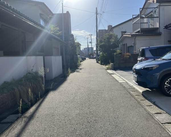 前面道路含む外観