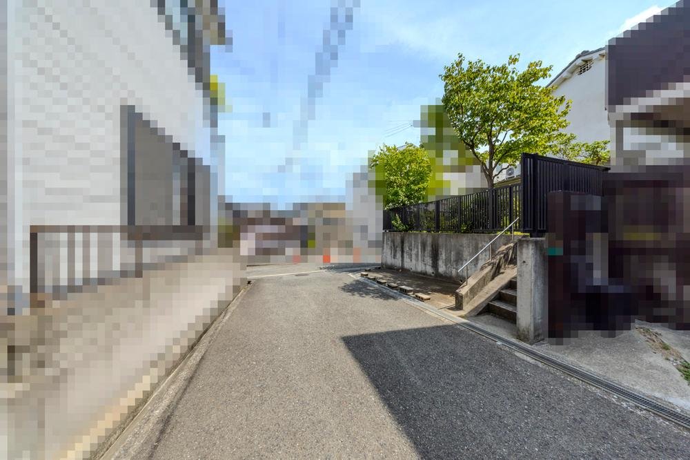 前面道路含む外観