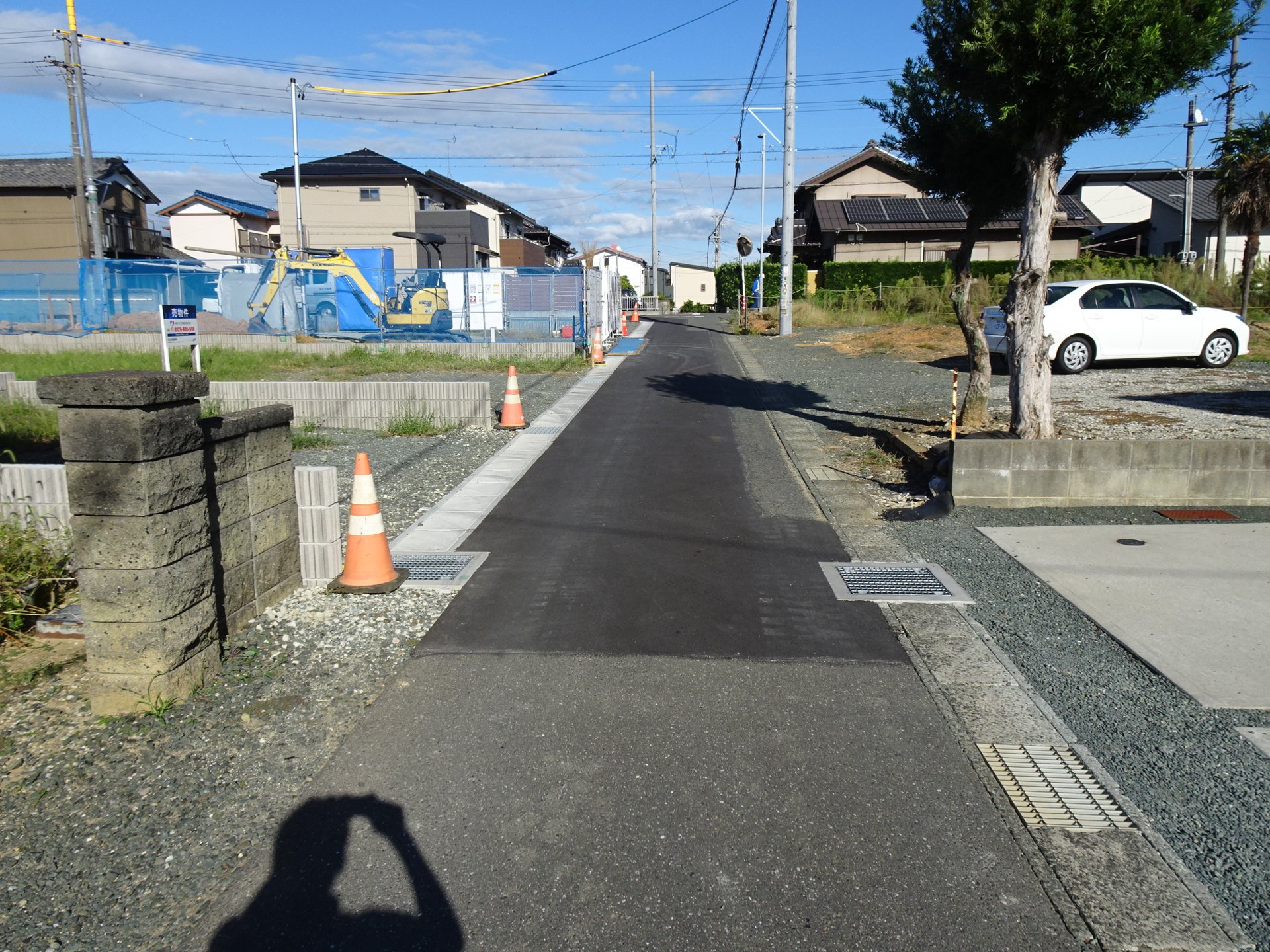 前面道路含む外観