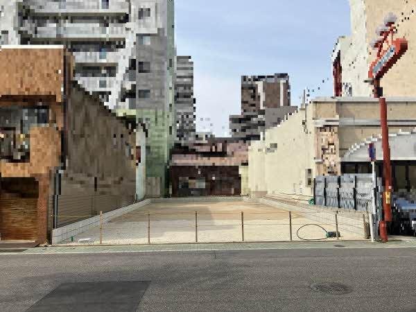 前面道路含む外観