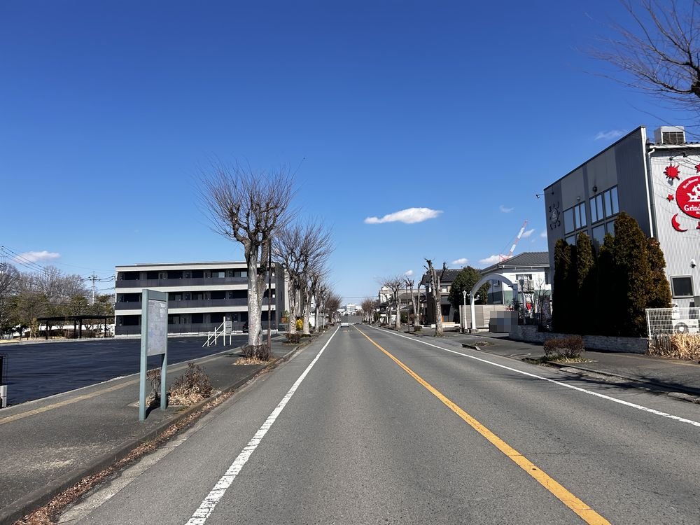 前面道路含む外観