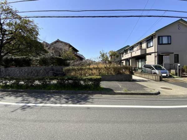 前面道路含む外観