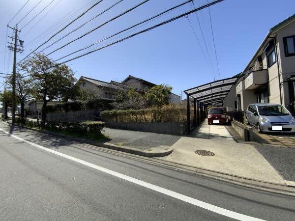 前面道路含む外観