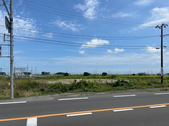 前面道路含む外観