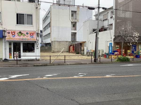 前面道路含む外観