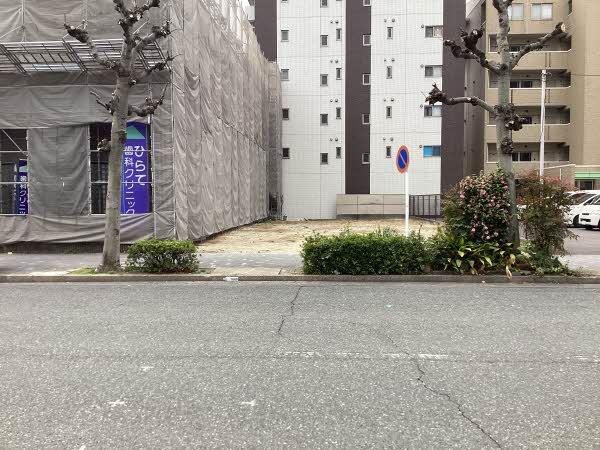 前面道路含む外観