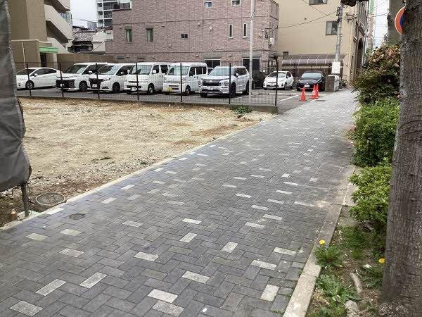 前面道路含む外観