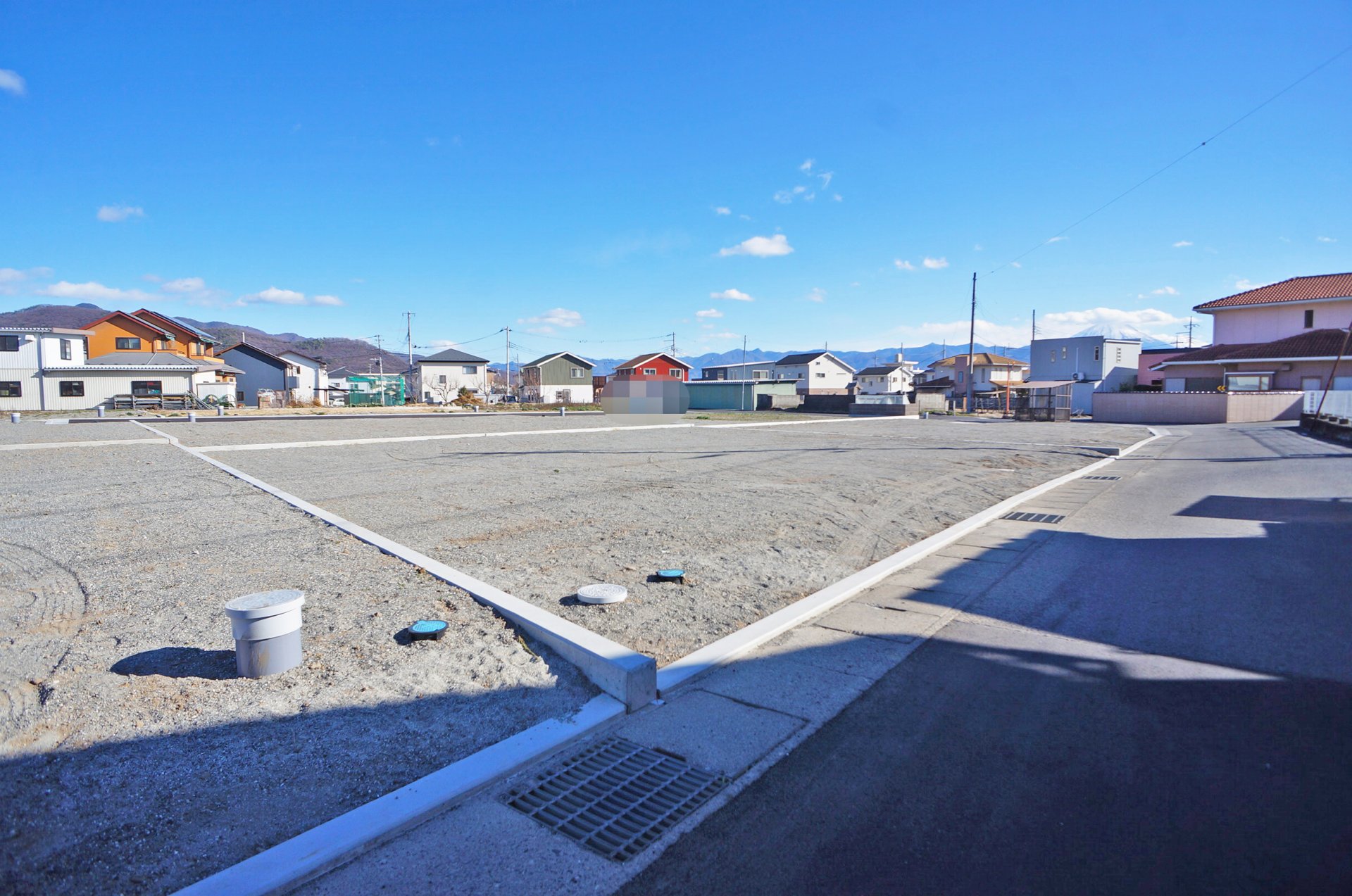 前面道路含む外観