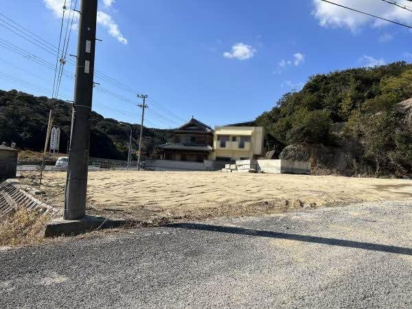 前面道路含む外観