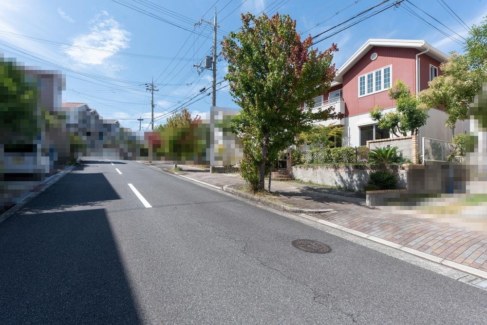 前面道路含む外観