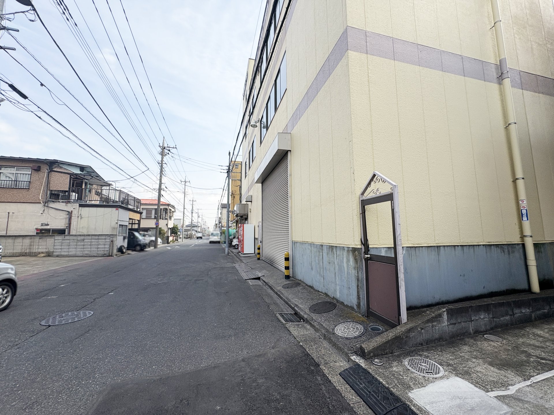 前面道路含む外観