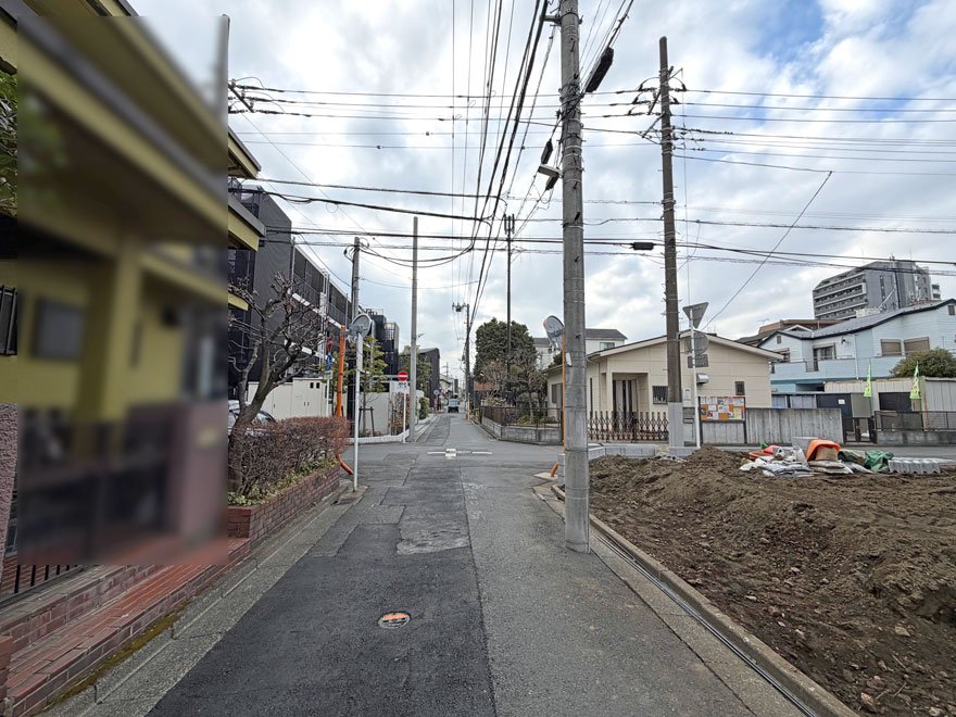 前面道路含む外観