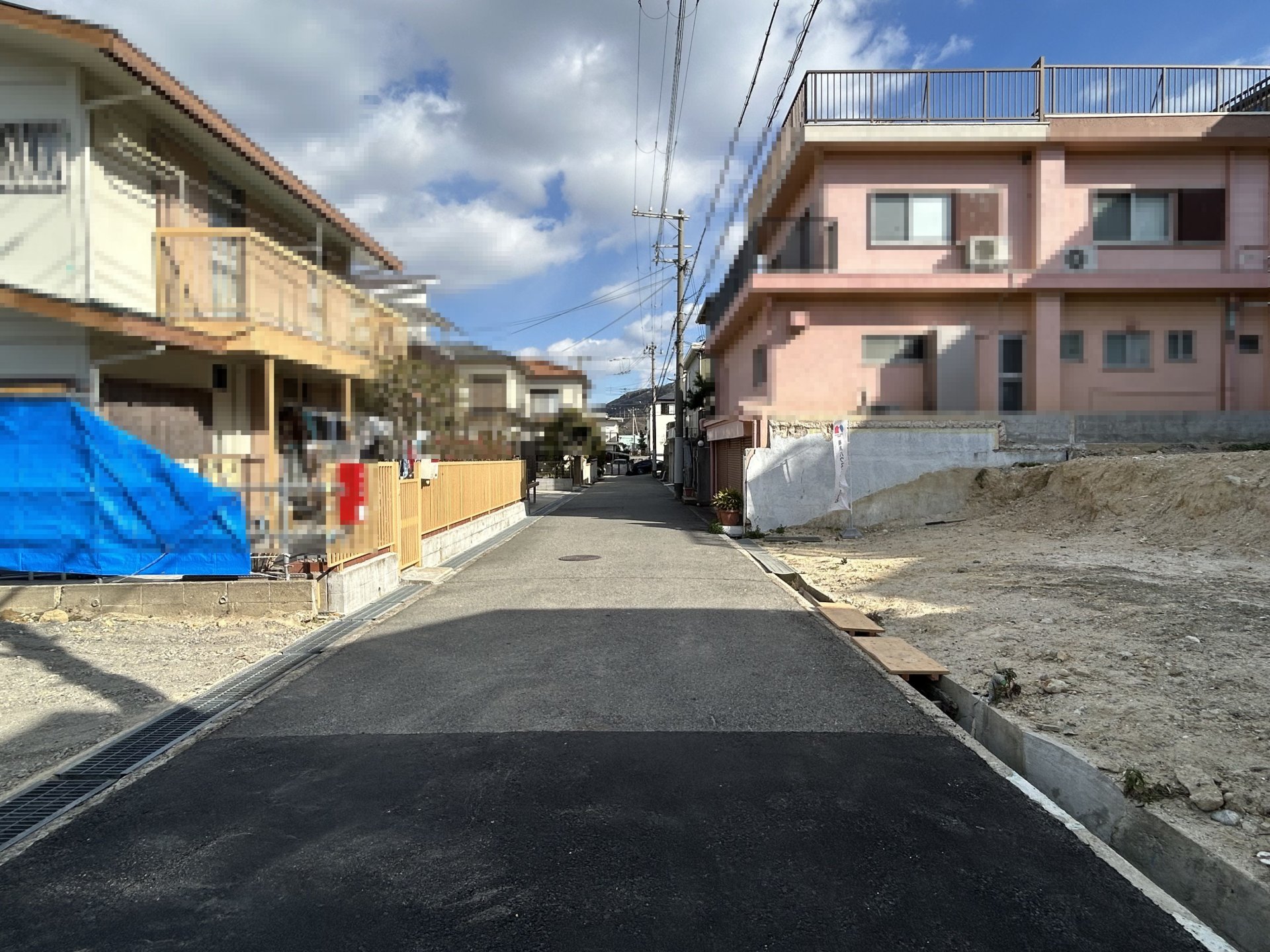 前面道路含む外観