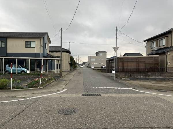 前面道路含む外観