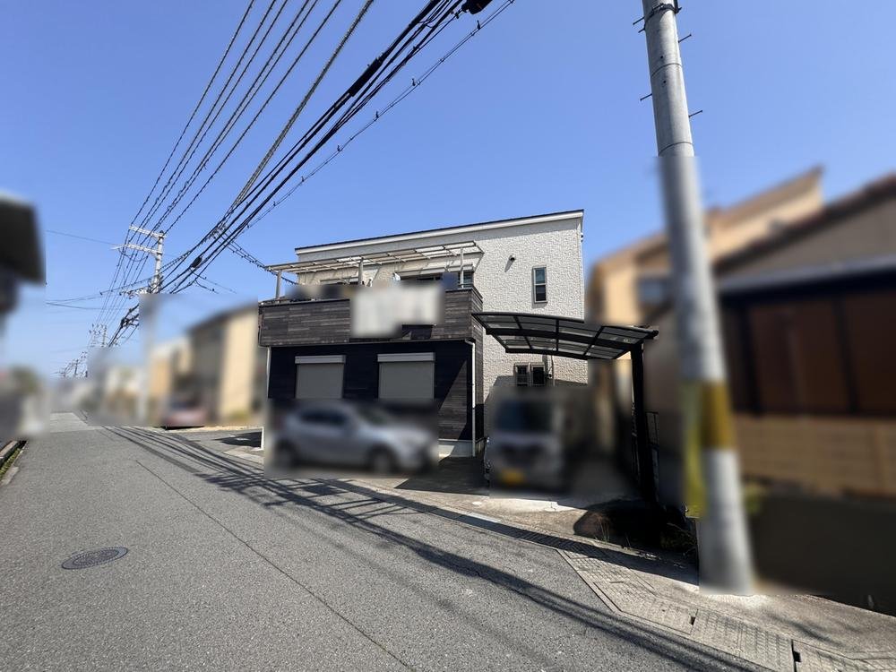 前面道路含む外観